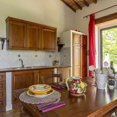 Capanna Podere Marcigliana Pool Wi-fi, Apartment Radicondoli