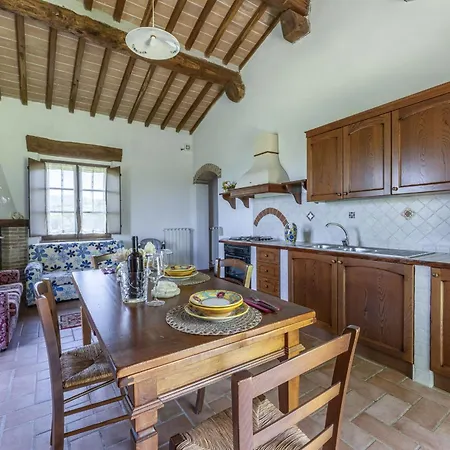 Capanna Podere Marcigliana Pool Wi-fi, Apartment Radicondoli